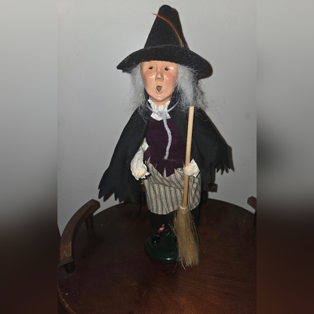 Byers Choice 2001 Classy Sassy Witch - Picture 2 of 8